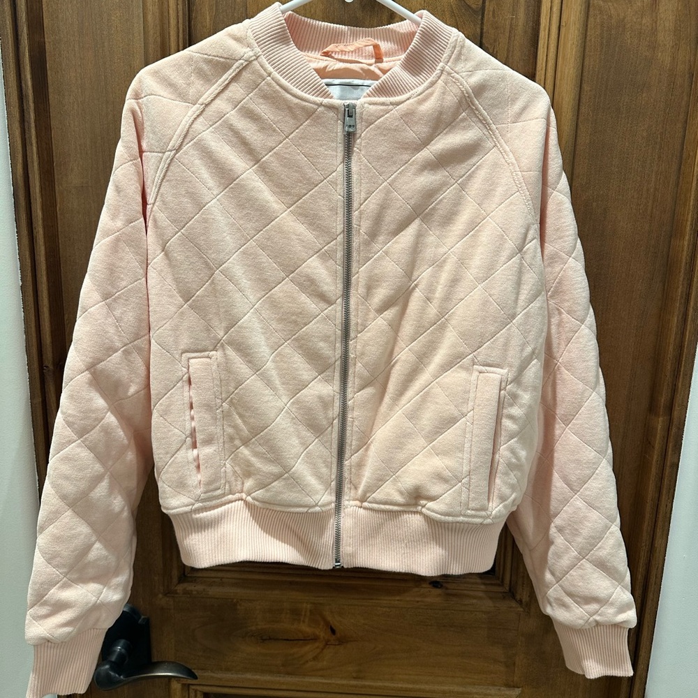 Lorna Jane quilted peachy/pink bomber jacket. Size M